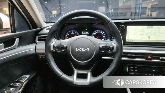 Kia K5 3rd generation 2023 Белый из Кореи, фото 5