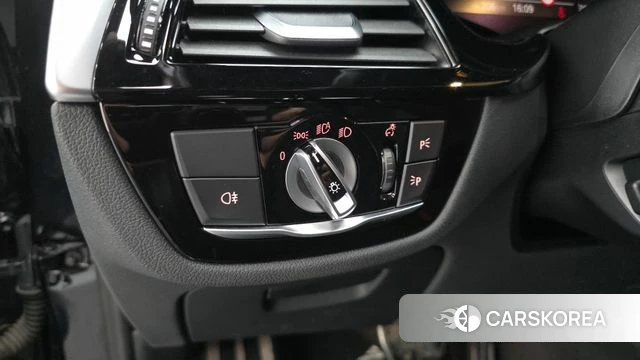 BMW 5 Series (G30) 2022 Черный из Кореи, фото 5