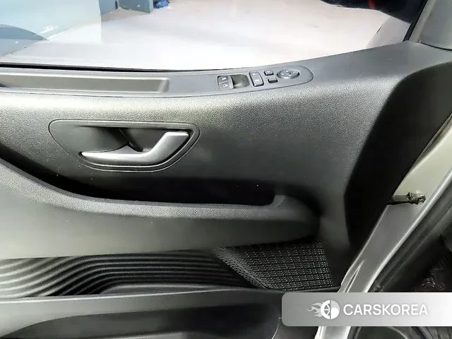 Hyundai Staria 2023 Серебряный из Кореи, фото 5