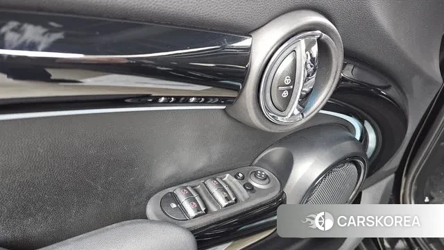 Mini Cooper 2022 Черный из Кореи, фото 5