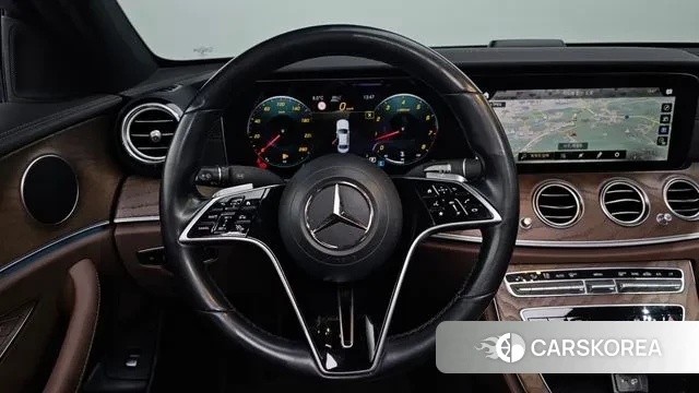 Mercedes-Benz E-Class W213 2021 Серебристо-серый из Кореи, фото 5