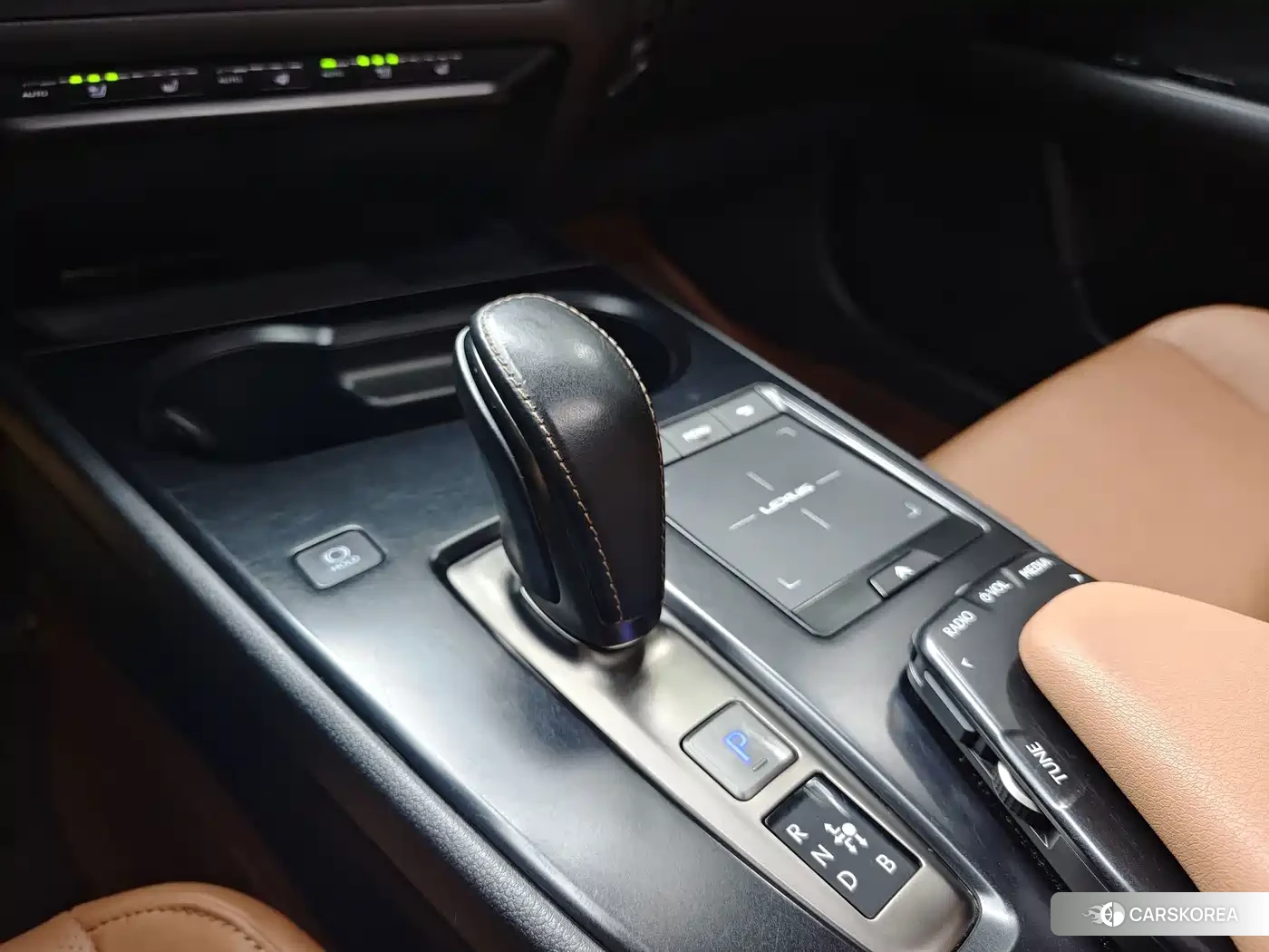 Lexus UX 2023 Белый из Китая, фото 5