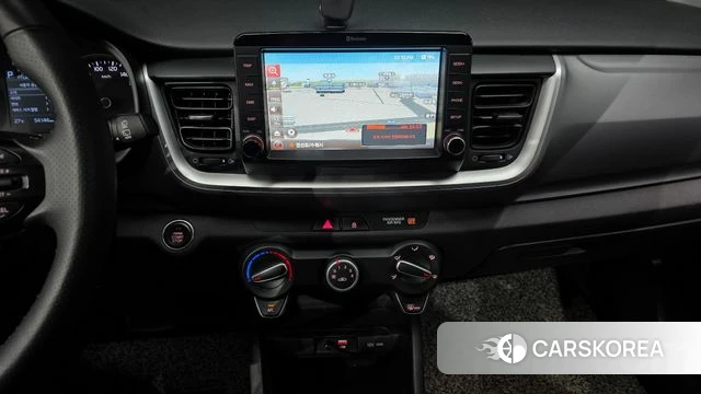 Kia Stonic 2018 Белый из Кореи, фото 5