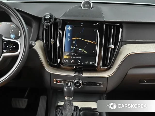 Volvo XC60 second Generation 2020 Белый из Кореи, фото 5