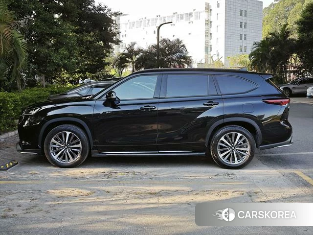 Toyota Crown Lufang 2024 Черный из Китая, фото 5