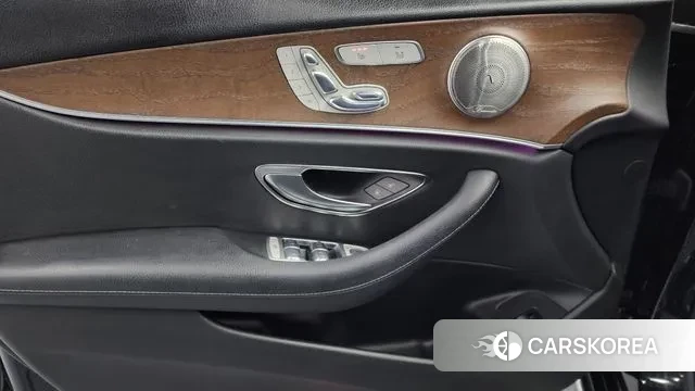 Mercedes-Benz E-Class W213 2018 Черный из Кореи, фото 5