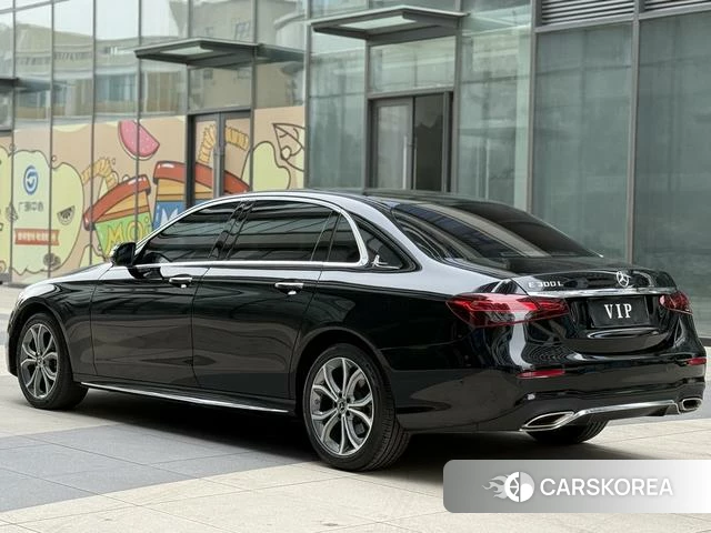 Mercedes-Benz E-class 2022 Черный из Китая, фото 5