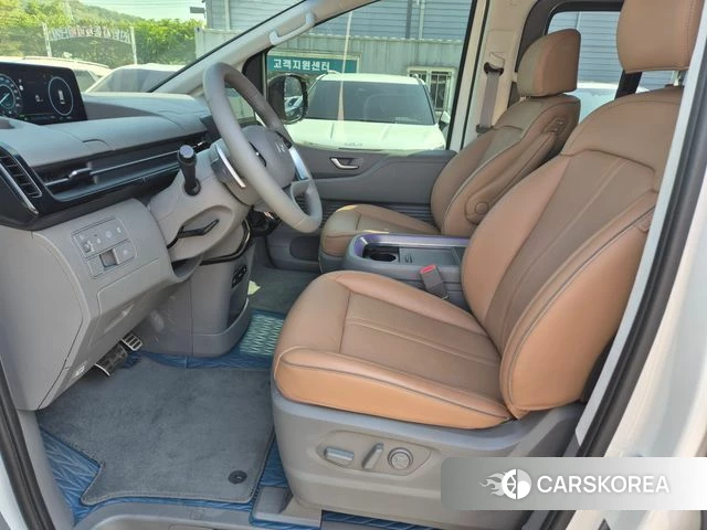 Hyundai Staria 2024 Белый из Кореи, фото 5