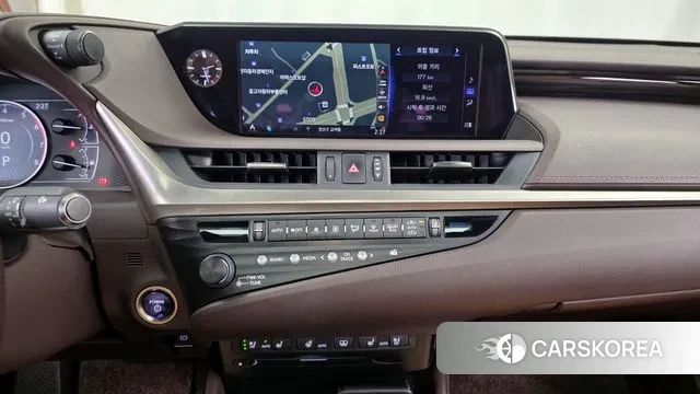 Lexus ES300h 7th generation 2020 Белый из Кореи, фото 5