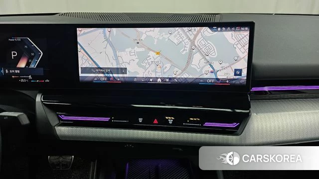 BMW 5 Series (G60) 2024 Светло-серебряный цвет из Кореи, фото 5