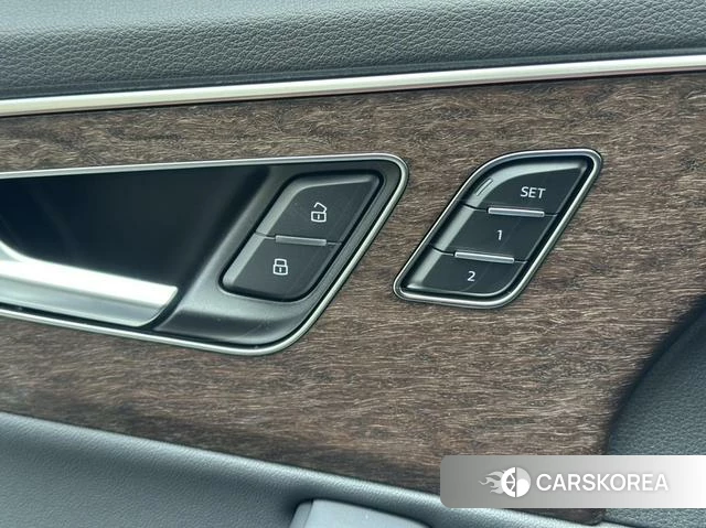 Audi Q7 2024 Черный из Китая, фото 5