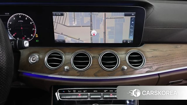 Mercedes-Benz E-Class W213 2018 Серый из Кореи, фото 5