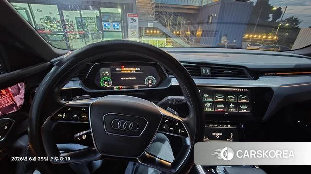 Audi e-Tron 2021 Серебряный из Кореи, фото 5