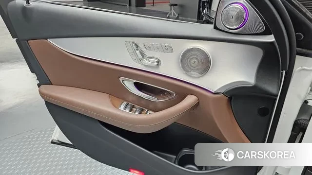 Mercedes-Benz E-Class W213 2020 Белый из Кореи, фото 5