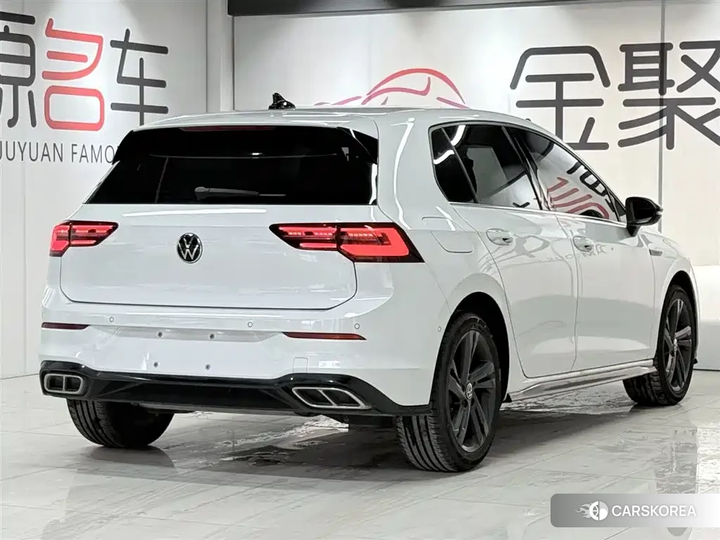 Volkswagen Golf 2024 Белый из Китая, фото 5