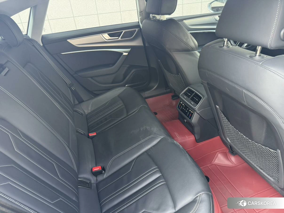 Audi A7 2023 Серебристо-серый из Китая, фото 5
