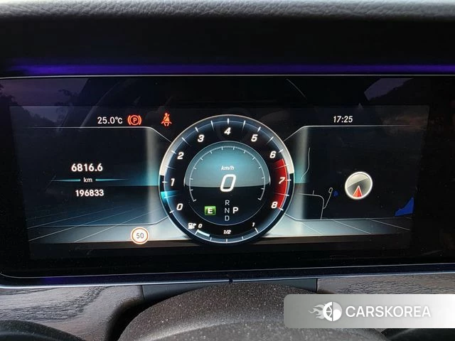 Mercedes-Benz E-Class W213 2018 Серебристо-серый из Кореи, фото 5