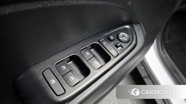 Hyundai Venue 2021 Белый из Кореи, фото 5