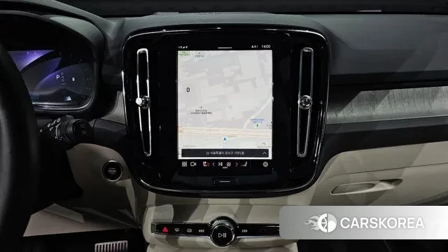 Volvo XC40 2023 Черный из Кореи, фото 5