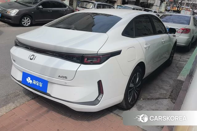 Changan Qiyuan A05 2025 Белый из Китая, фото 5