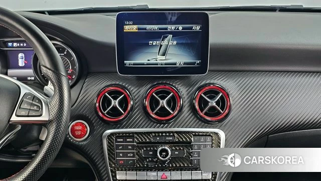 Mercedes-Benz A-Class W176 2018 Белый из Кореи, фото 5