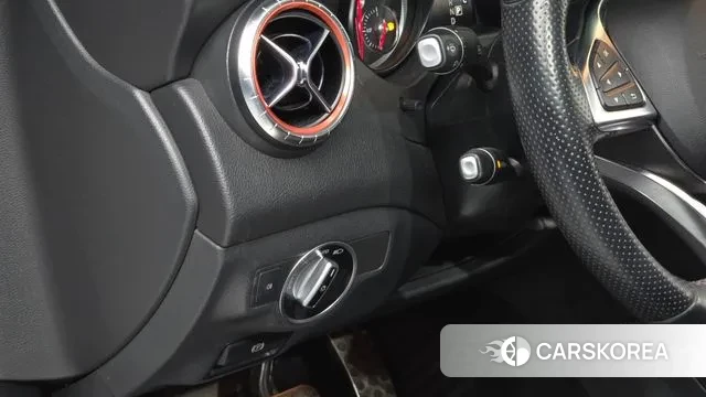 Mercedes-Benz CLA-Class C117 2018 Белый из Кореи, фото 5