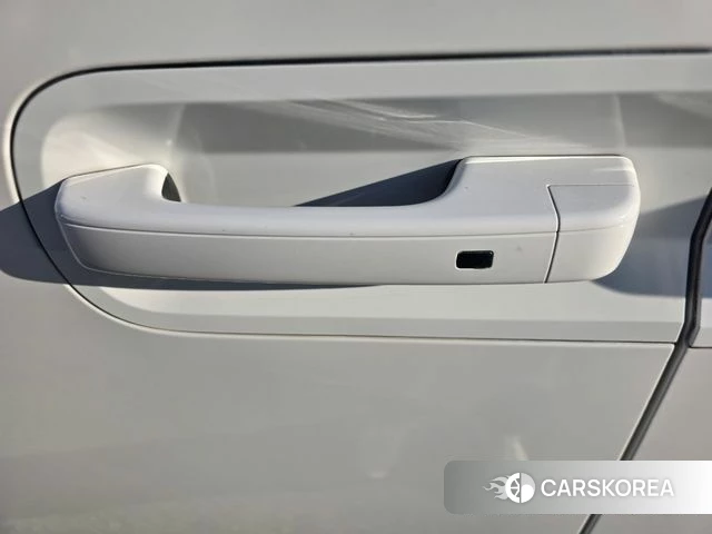 Hyundai Staria 2021 Белый из Кореи, фото 5