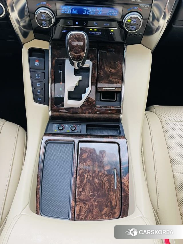 Toyota Elfa 2022 Белый из Китая, фото 5