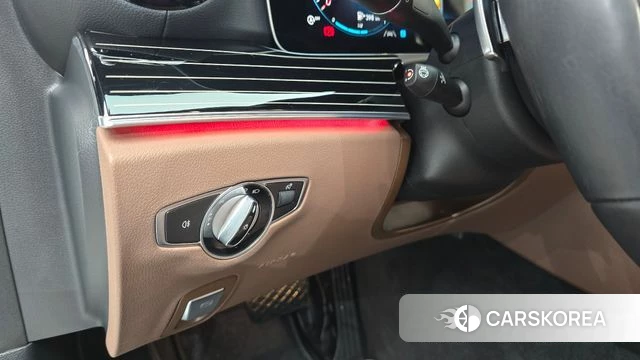 Mercedes-Benz E-Class W213 2021 Белый из Кореи, фото 5