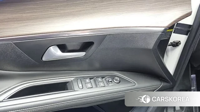Peugeot 5008 second generation 2023 Белый из Кореи, фото 5