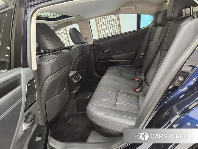 Lexus ES300h 7th generation 2025 Синий из Кореи, фото 5