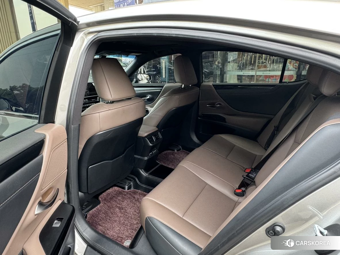 Lexus ES 2021 Серебристо-серый из Китая, фото 5