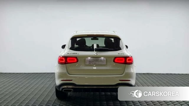 Mercedes-Benz GLC 2023 Белый из Китая, фото 5