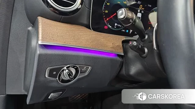 Mercedes-Benz E-Class W213 2022 Белый из Кореи, фото 5