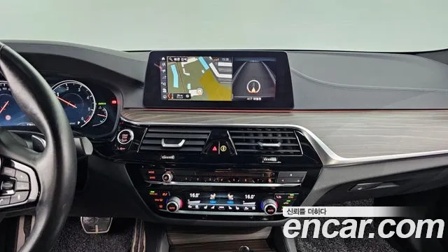 BMW 5 Series (G30) 2018 Белый из Кореи, фото 5