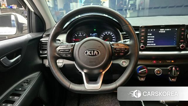 Kia Stonic 2019 Белый из Кореи, фото 5