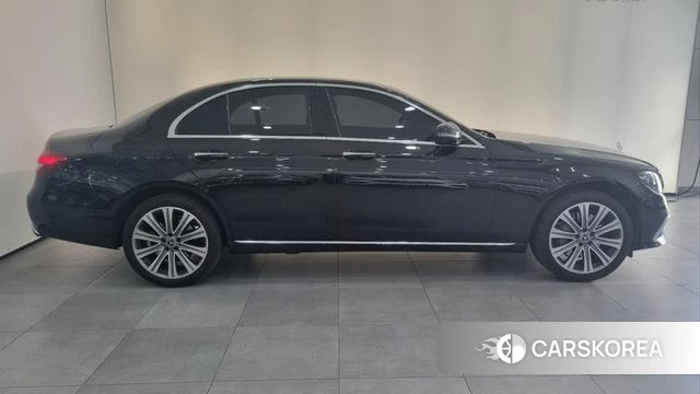 Mercedes-Benz E-Class W213 2022 Черный из Кореи, фото 5