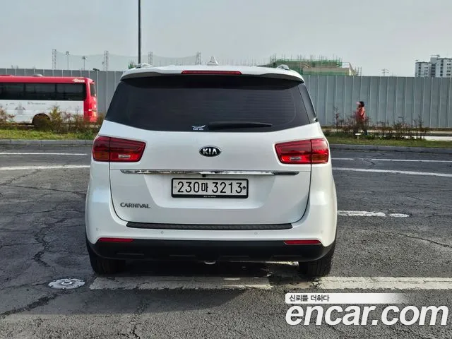 Kia The New Carnival 2019 Белый из Кореи, фото 5