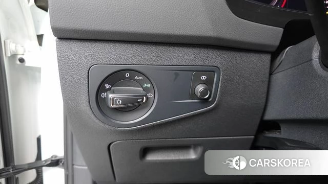 Volkswagen Tiguan second Generation 2023 Белый из Кореи, фото 5