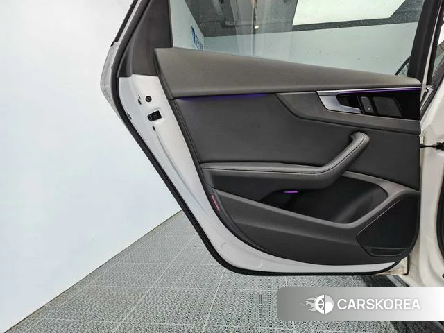 Audi A4L 2023 Белый из Китая, фото 5