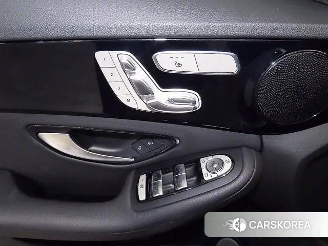 Mercedes-Benz C-Class W205 2019 Серебряный из Кореи, фото 5