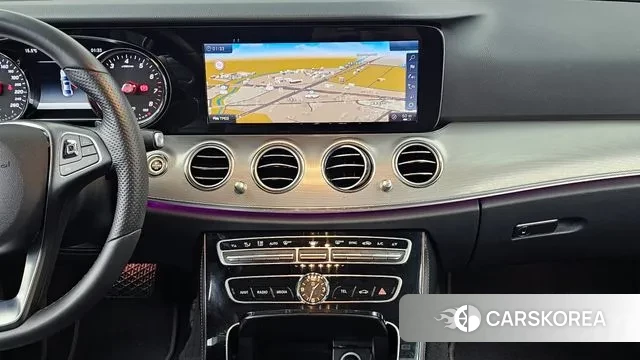 Mercedes-Benz E-Class W213 2018 Белый из Кореи, фото 5