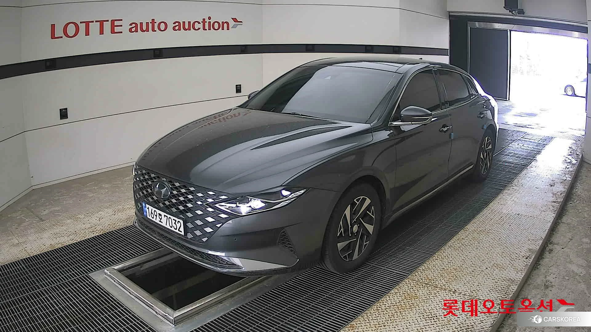Hyundai Grandeur Hybrid 2022 Nocturne Grey Metallic из Кореи, фото 5