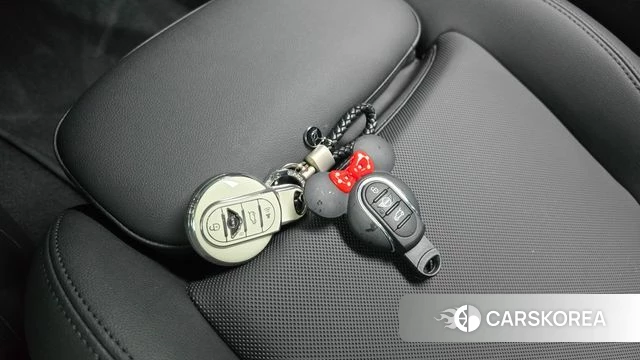 Mini Cooper 2023 Красный из Кореи, фото 5