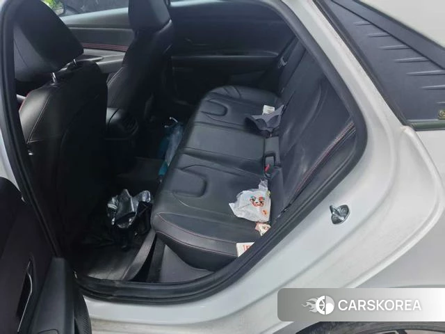 Hyundai Elantra 2023 Белый из Китая, фото 5