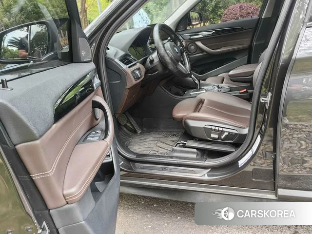 BMW X1 2021 Темно-серый из Китая, фото 5