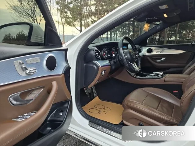 Mercedes-Benz E-Class W213 2020 Белый из Кореи, фото 5