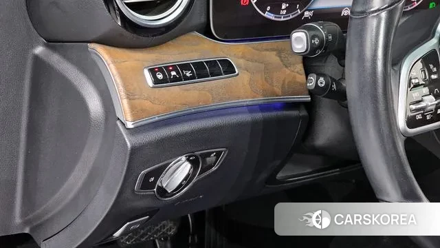 Mercedes-Benz E-Class W213 2018 Белый из Кореи, фото 5