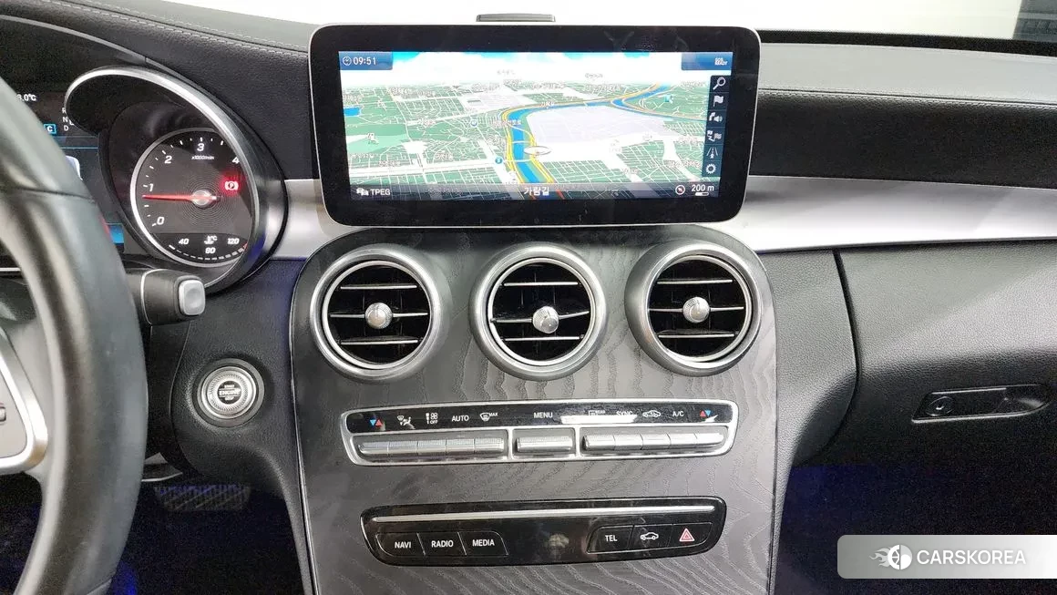 Mercedes-Benz C-Class W205 2019 Белый из Кореи, фото 5