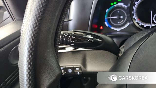 Hyundai Avante Hybrid (CN7) 2022 Серебристо-серый из Кореи, фото 5